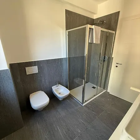 Panzió Bovara 49 Lecco