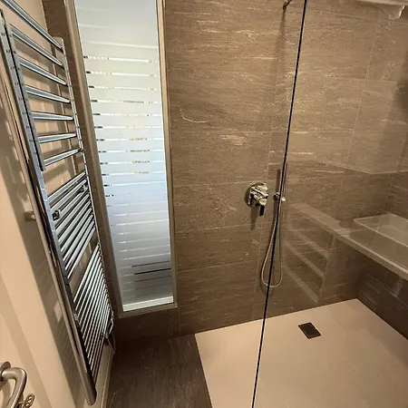 Oda ve Kahvaltı Bovara 49 Lecco