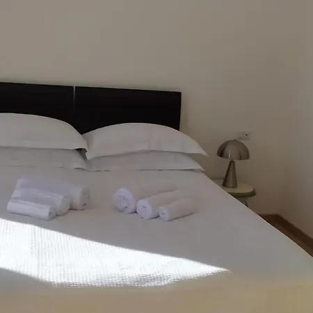 Bovara 49 Oda ve Kahvaltı Lecco